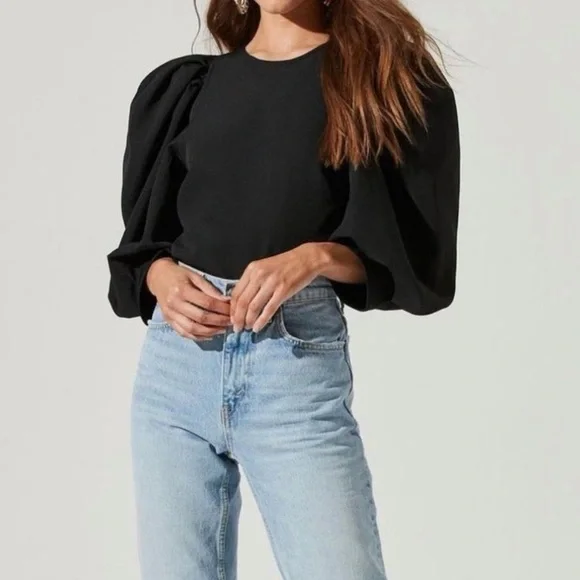 ASTR the label | size large | black bubble sleeve top - Picture 1 of 9